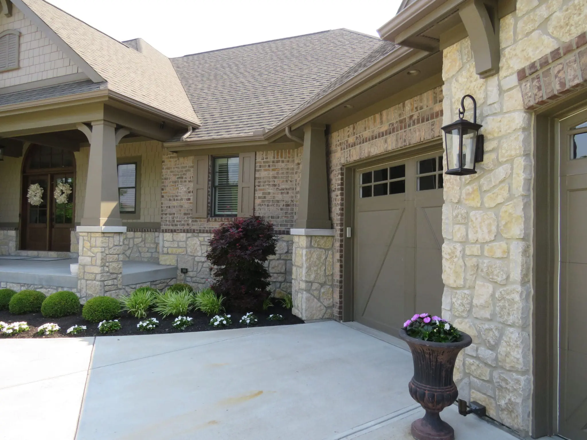 Chateau Real Tumbled Limestone Real Thin Stone Veneer Exterior