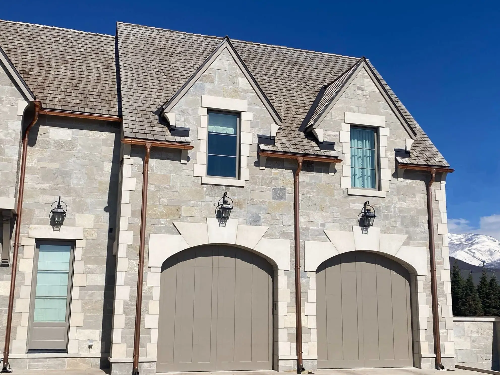 Loire Natural Limestone Thin Veneer Exterior Siding