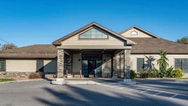 Calico Natural Stone Veneer Drystack Front Entrance