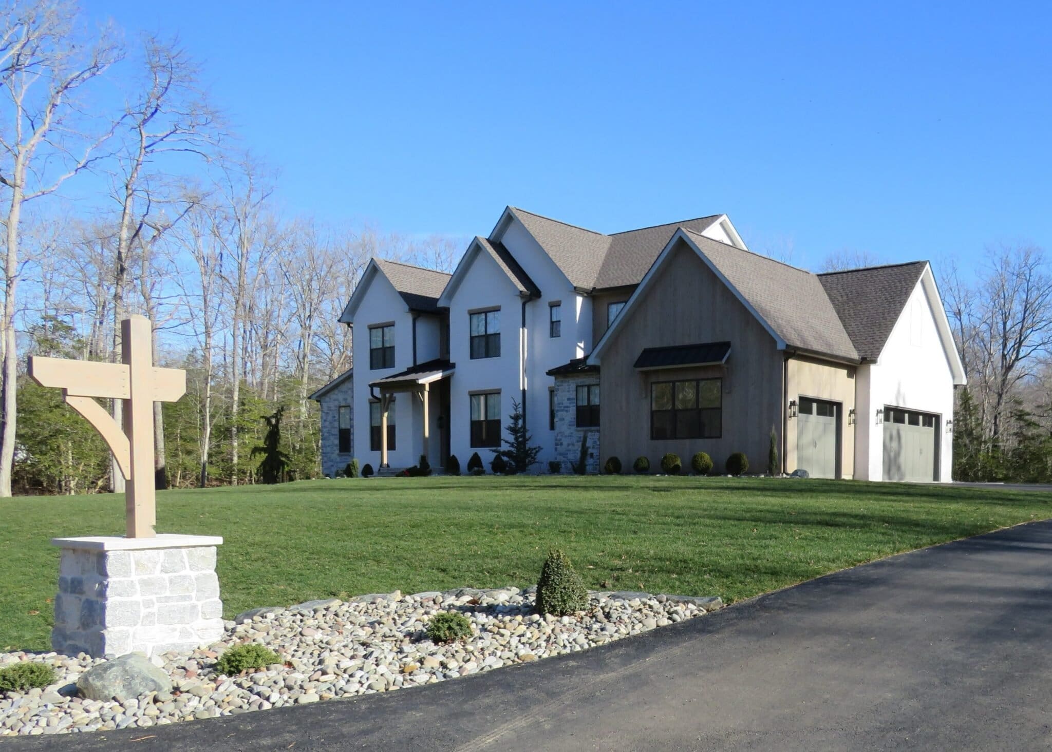 Nottingham Custom Linear Real Thin Stone Veneer Exterior Up