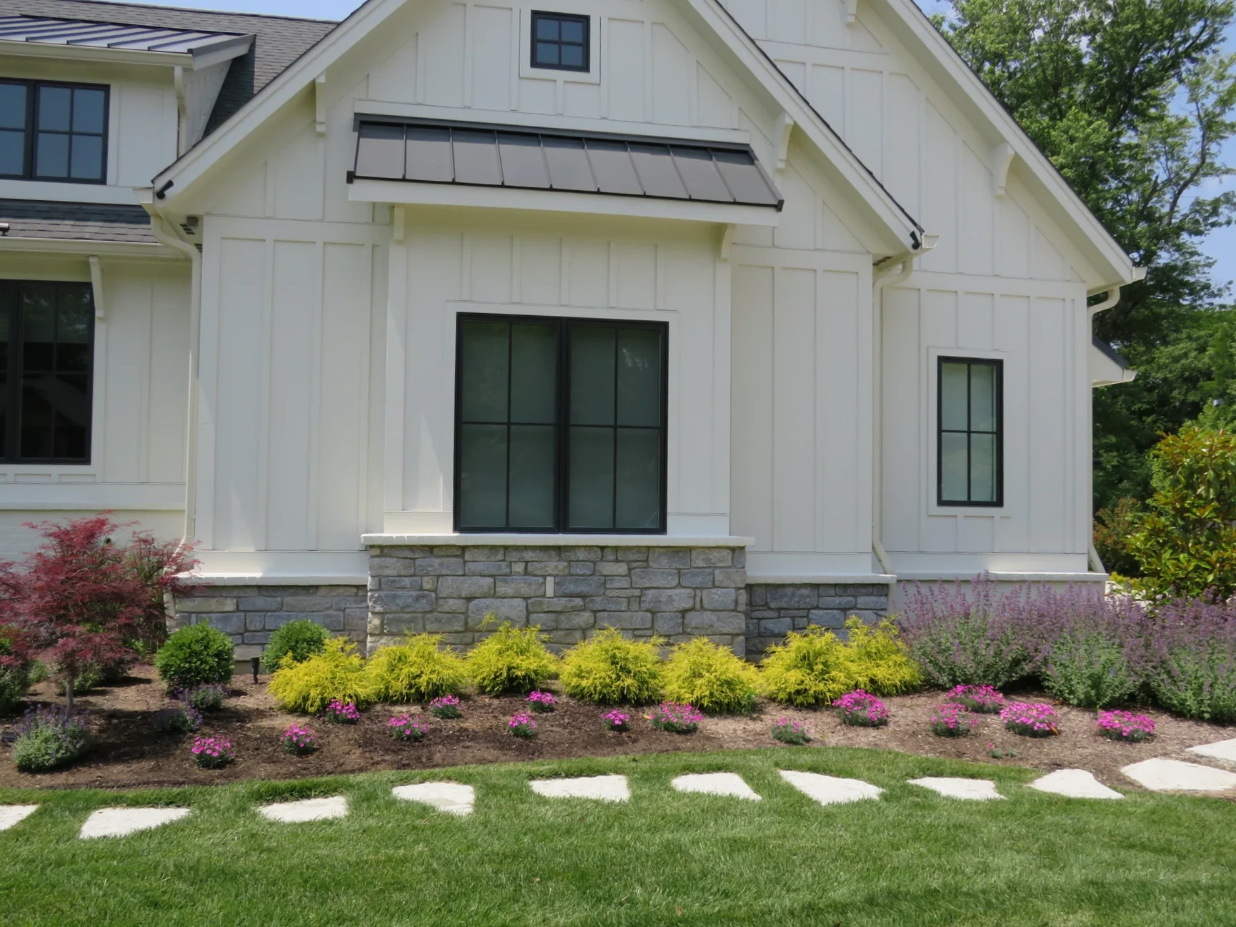 Duluth Real Thin Stone Veneer Wainscoting