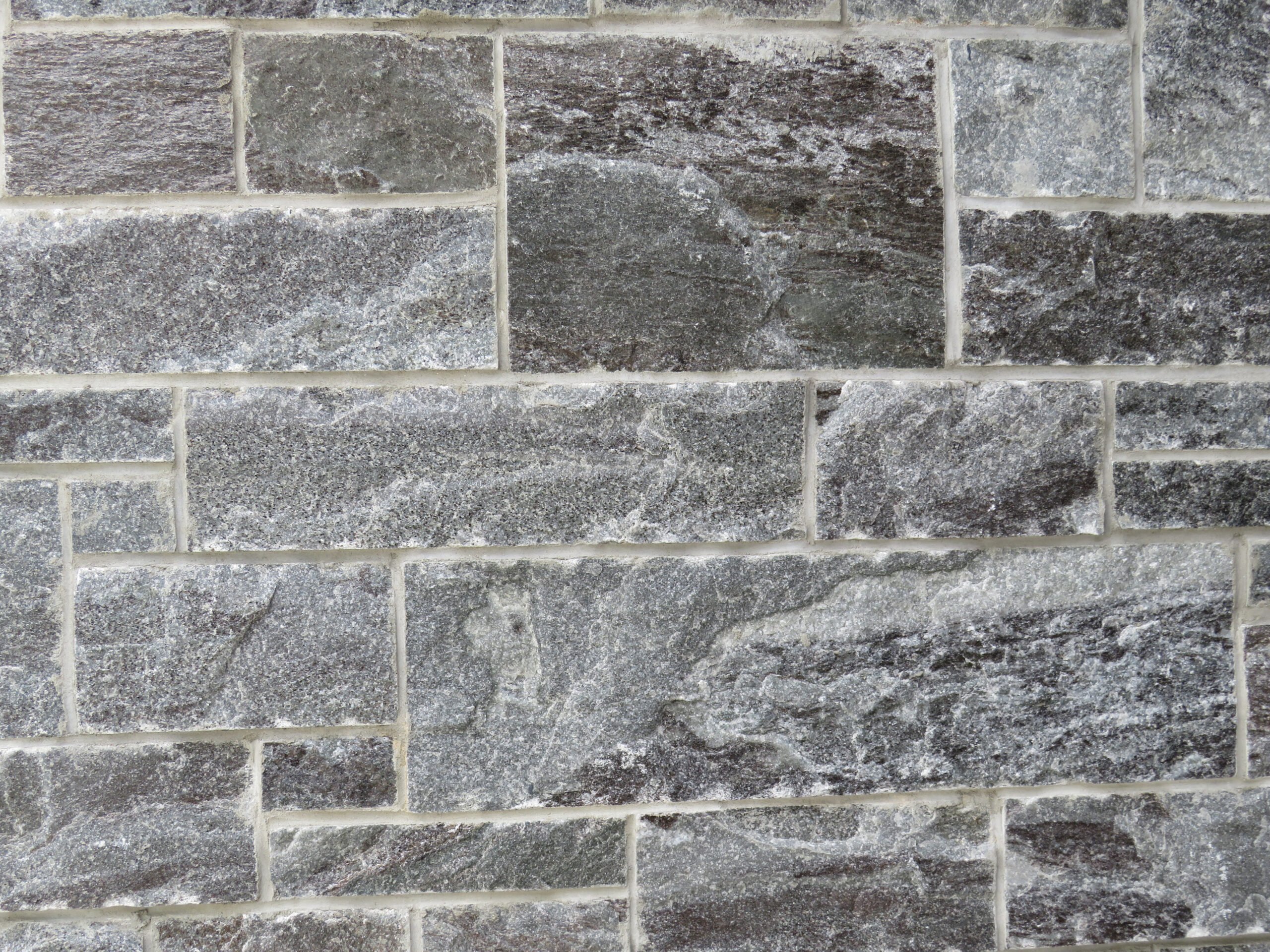 Pembroke Real Thin Stone Veneer with Sawed Ends Close Up