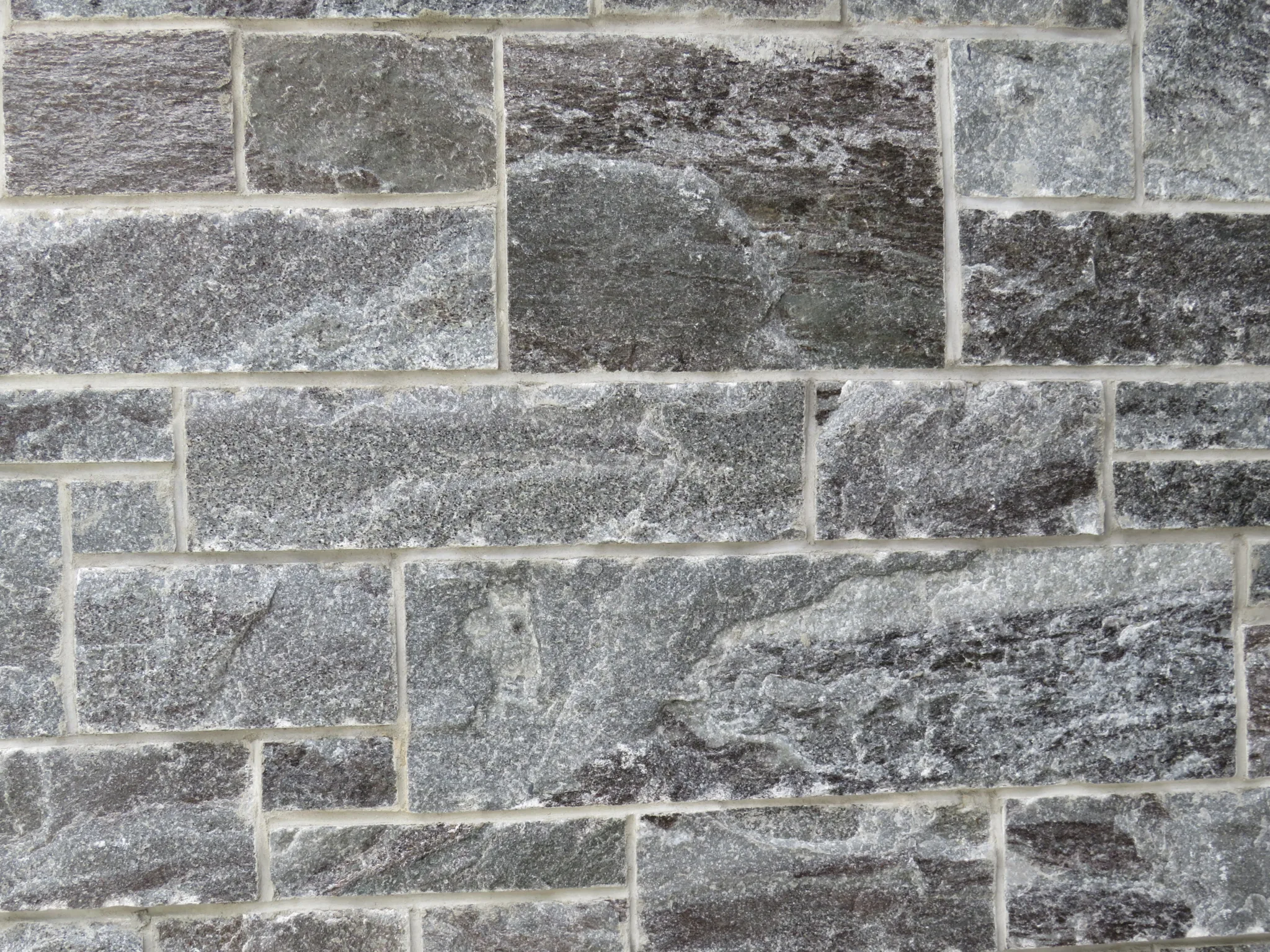 Pembroke Real Thin Stone Veneer with Sawed Ends Close Up