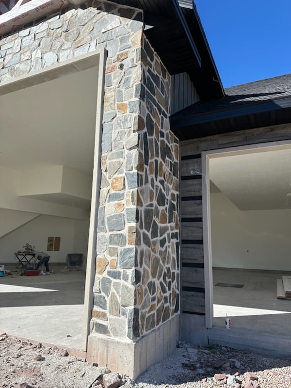 Newport Real Thin Stone Veneer Garage with White Mortar