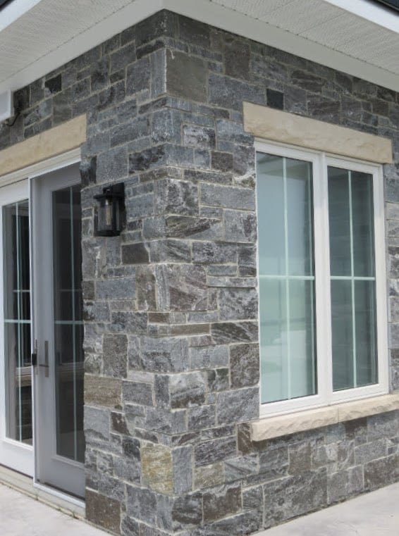 Pembroke Natural Thin Stone Veneer with Sawed Ends Corner