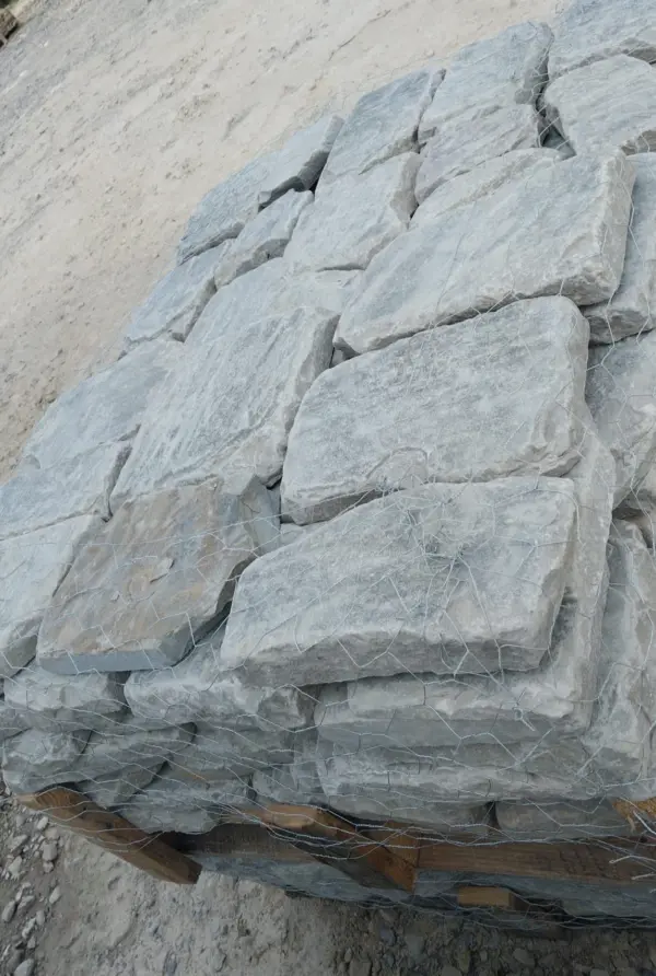 Biscayne Natural Thin Stone Veneer Pallet