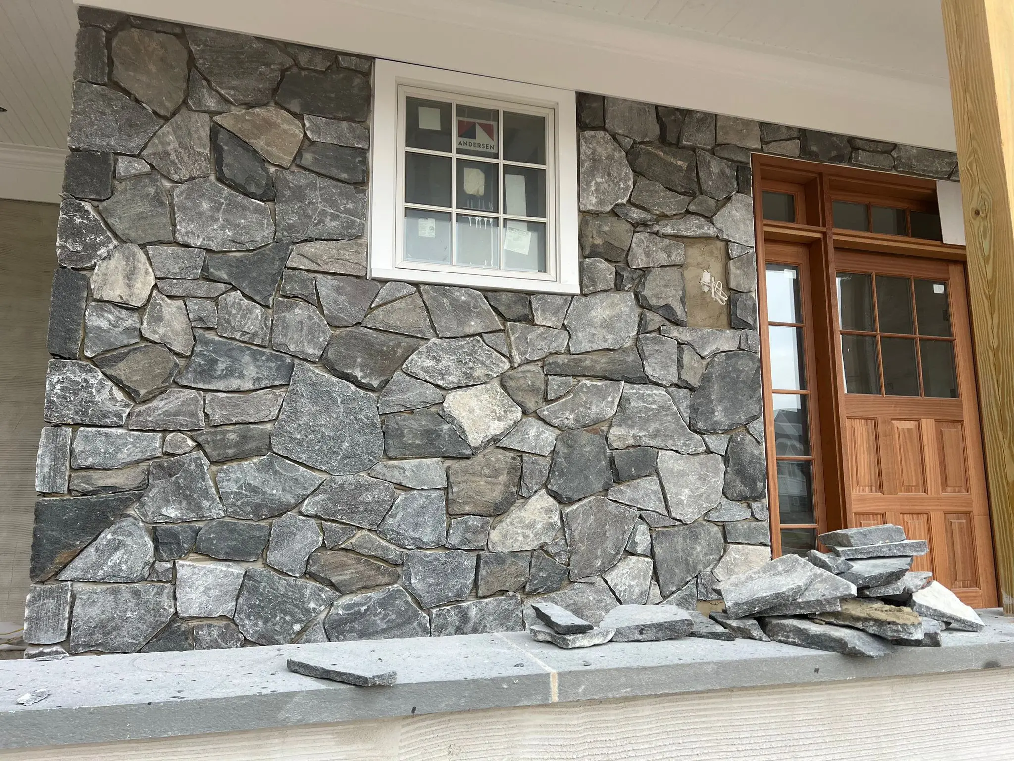 Concord Natural Stone Veneer Custom Blend with Dark Pieces