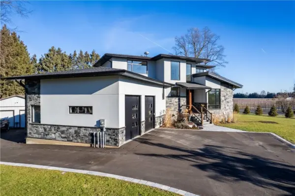 Custom Dublin and Pembroke Drystack Cut Real Thin Stone Veneer Exterior