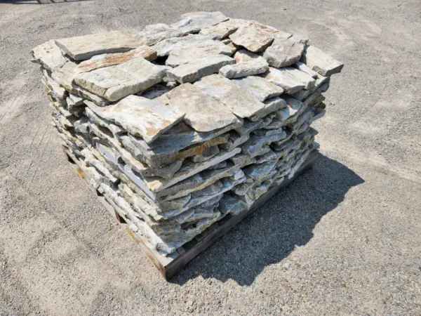 Door County Fieldstone Natural Thin Stone Veneer Flats Pallet