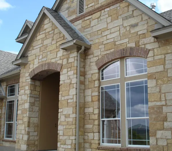Gills Rock and Winchcombe Blend Exterior Random Ashlar Style Install