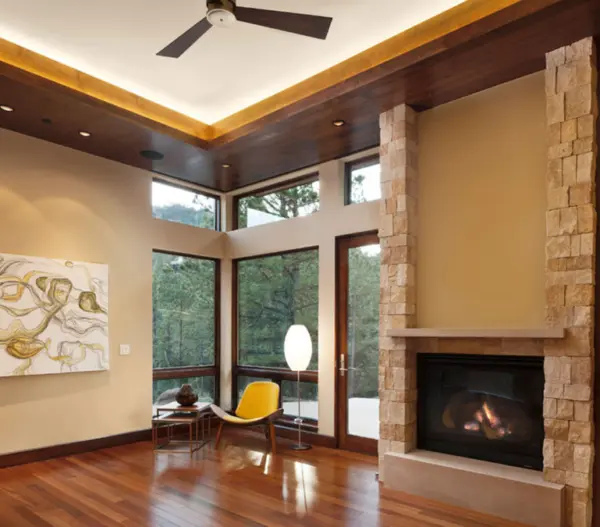 Gills Rock and Winchcombe Natural Stone Veneer Blend Interior