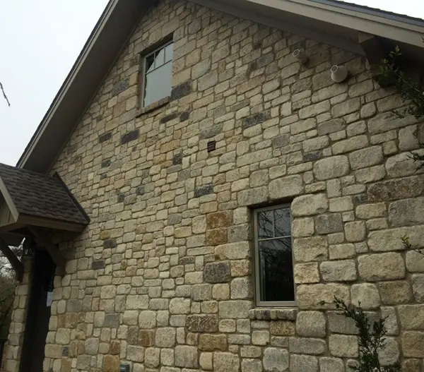 Moreton Random Ashlar Natural Stone Veneer Exterior Install
