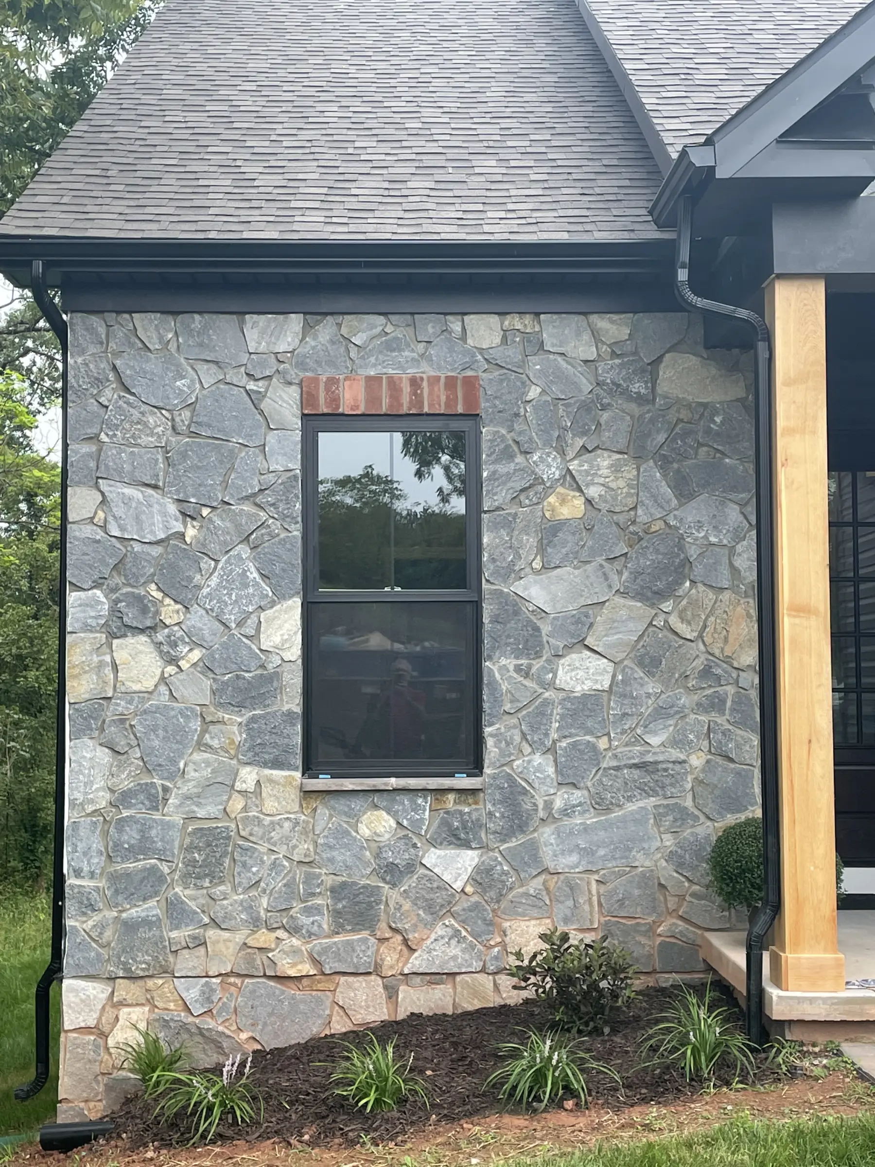 Ennis Real Thin Stone Veneer Exterior Siding