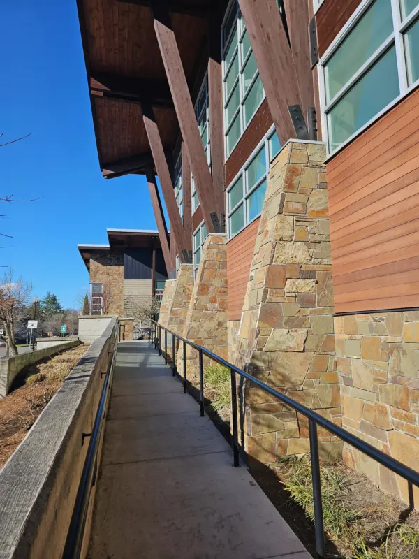 Lisse Real Thin Stone Veneer Commercial Pillar