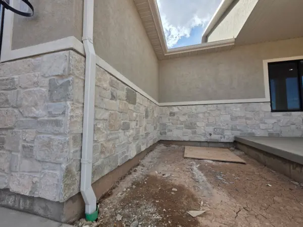 Crupet Natural Stone Veneer Exterior Wainscoting Installation