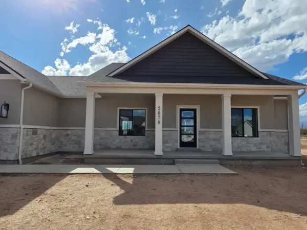Crupet Natural Thin Stone Veneer Exterior Wainscoting