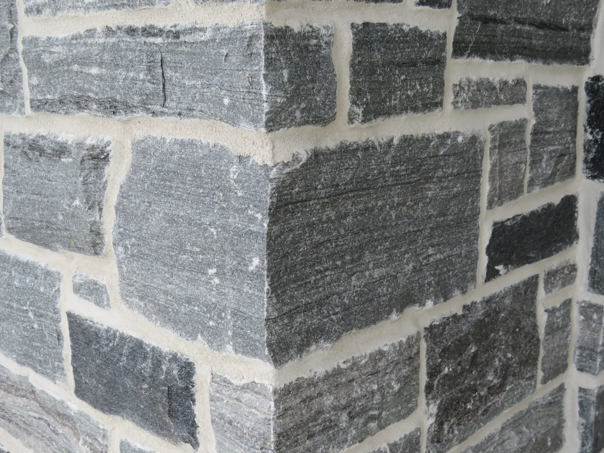 Custom Timmins and Custom Dublin Real Stone Veneer Corners Close Up