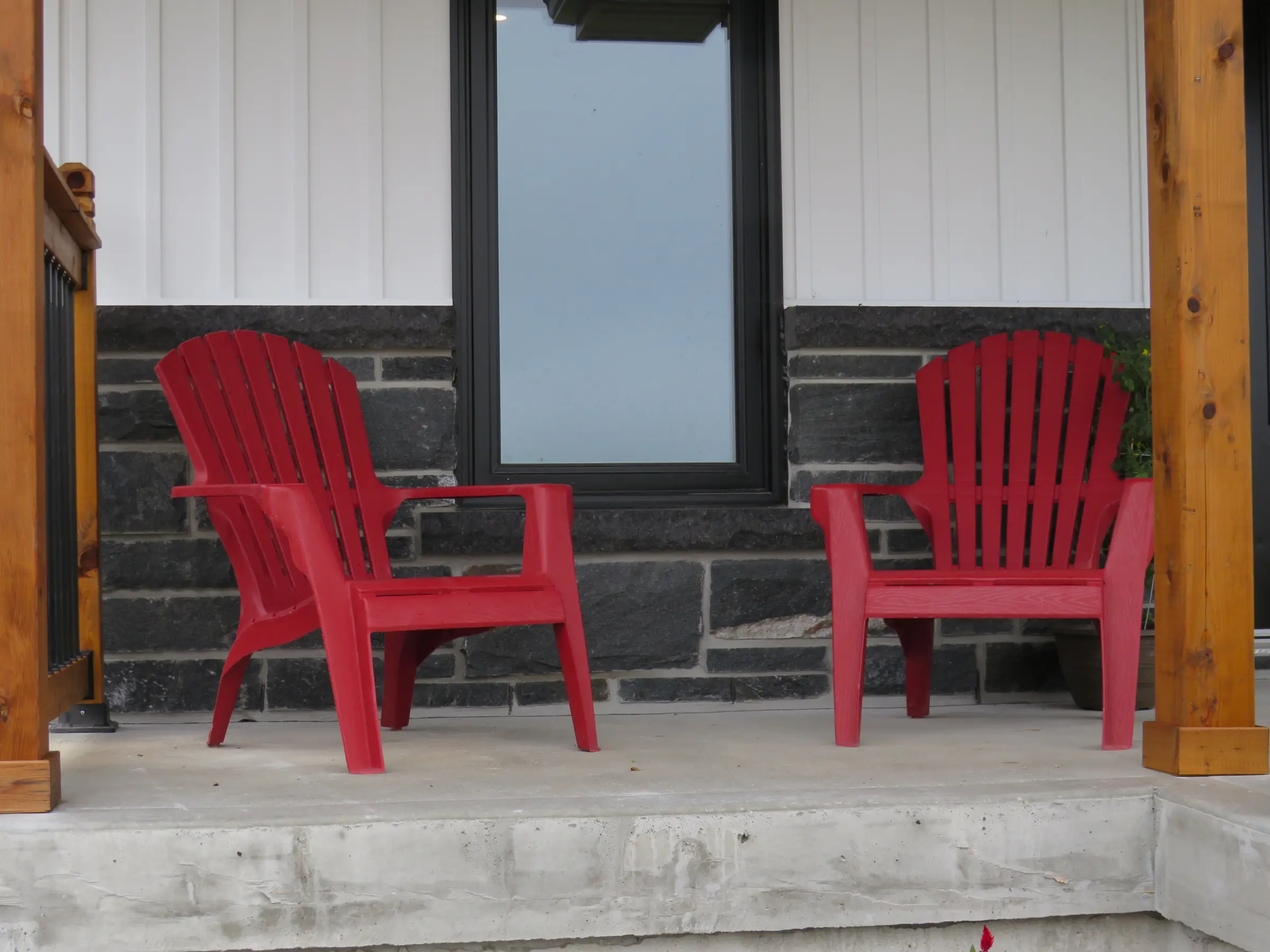 Dublin Real Thin Stone Veneer Porch Wainscoting