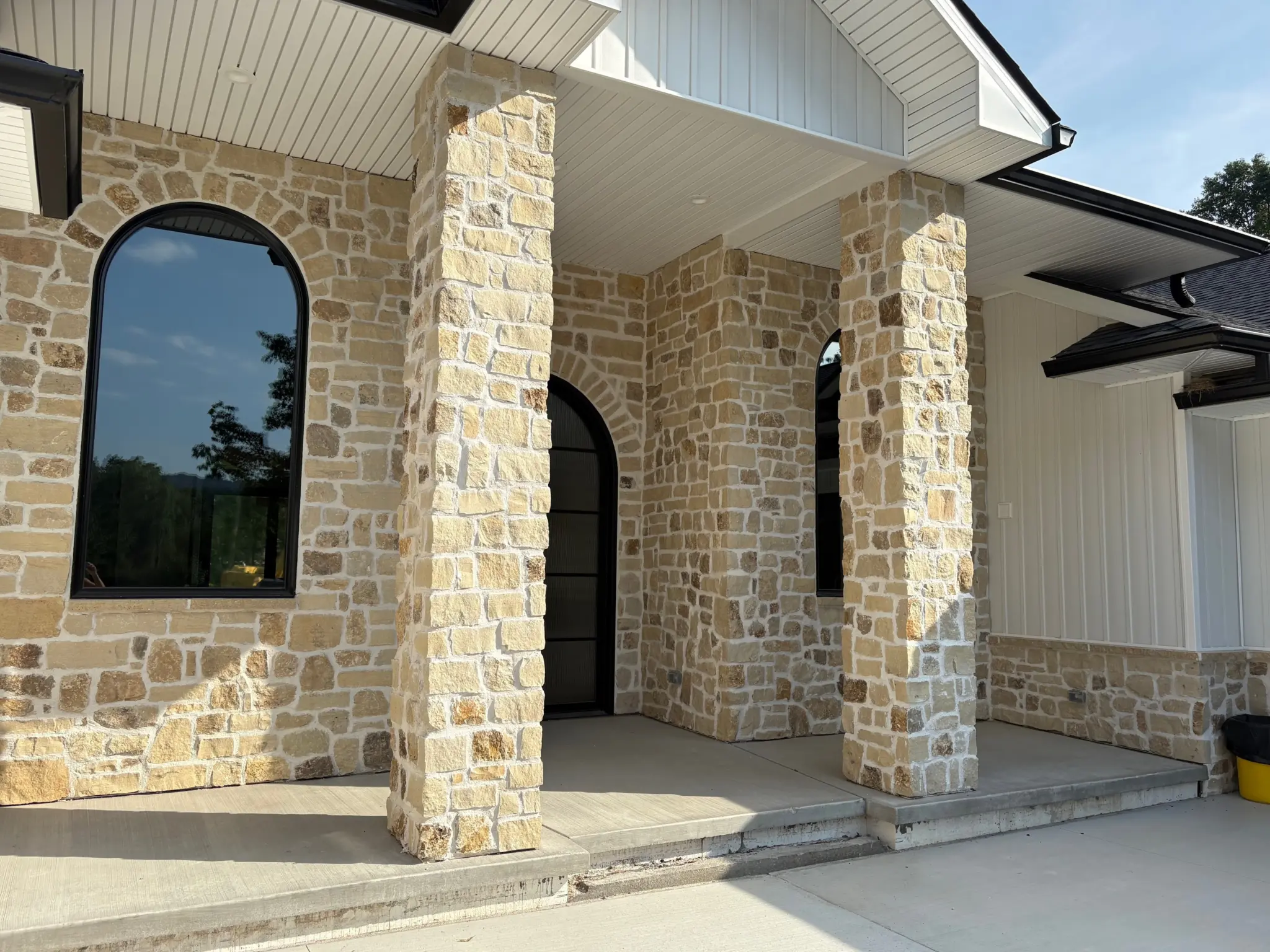 Mojave Natural Limestone Thin Veneer Exterior