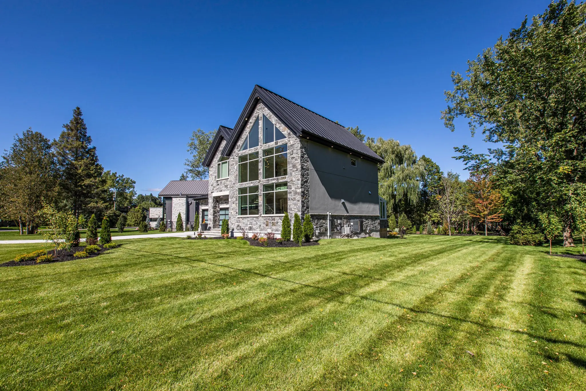 Monroe and Logan Real Thin Stone Veneer Blend Street View