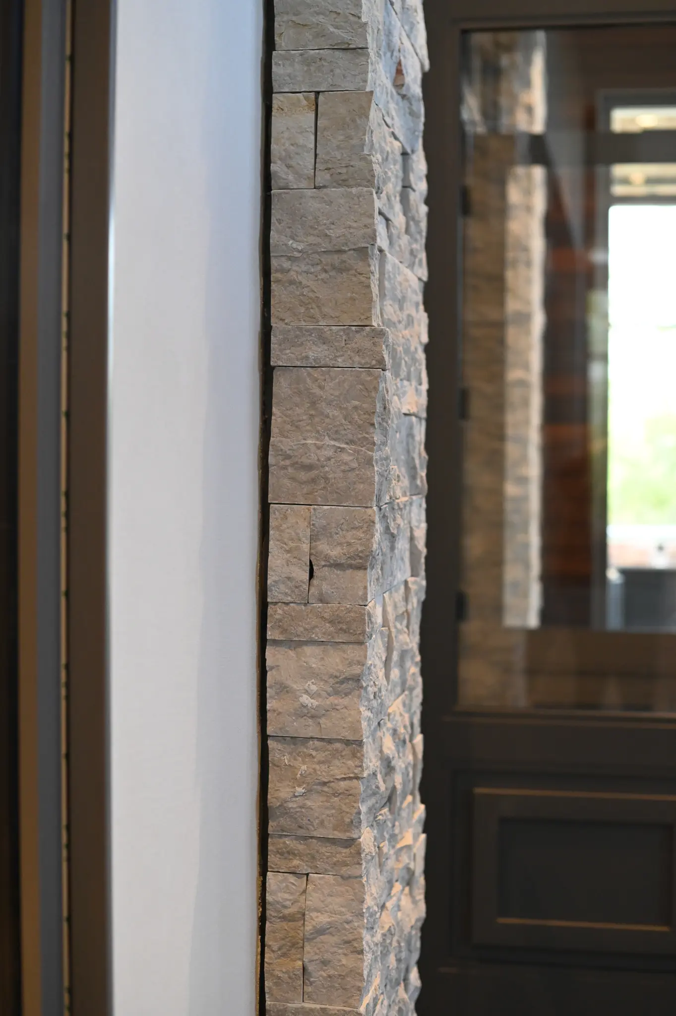 Nob Hill Natural Stone Veneer Interior Wall Corners
