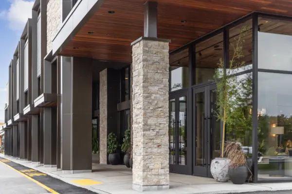 Nob Hill Natural Stone Veneer Pillar