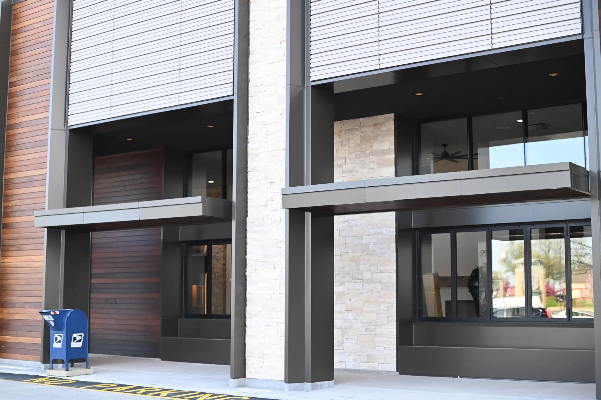 Nob Hill Real Thin Stone Veneer Commercial Exterior