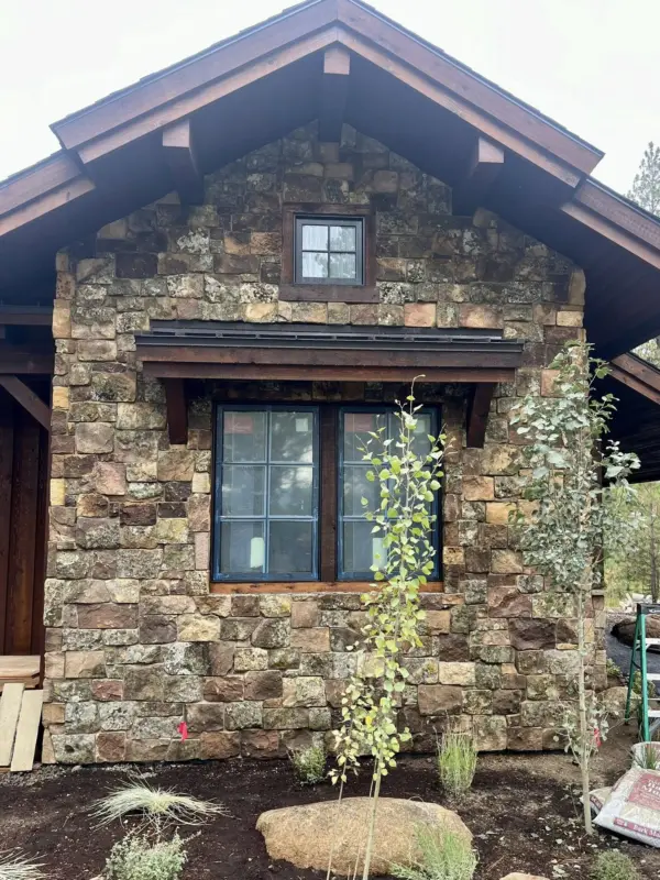Spreewald Real Thin Stone Veneer Drystack Exterior Accent Wall