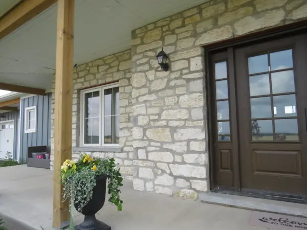 Tumbled Door County Fieldstone Natural Thin Veneer Front Entrance with Flush Joint