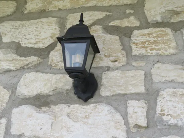 Tumbled Door County Fieldstone Real Thin Veneer with Flush Joint Close Up