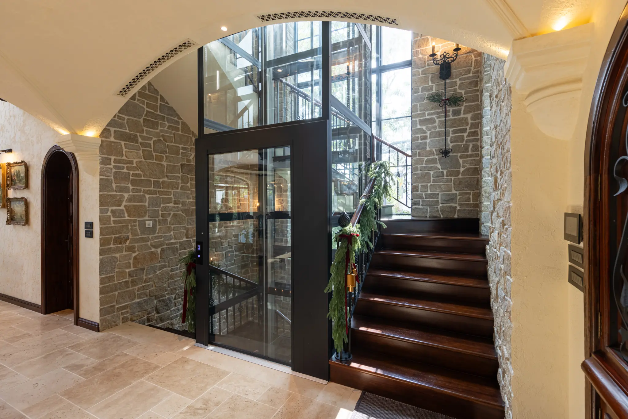 Tuscan Antique Natural Stone Veneer Elevator