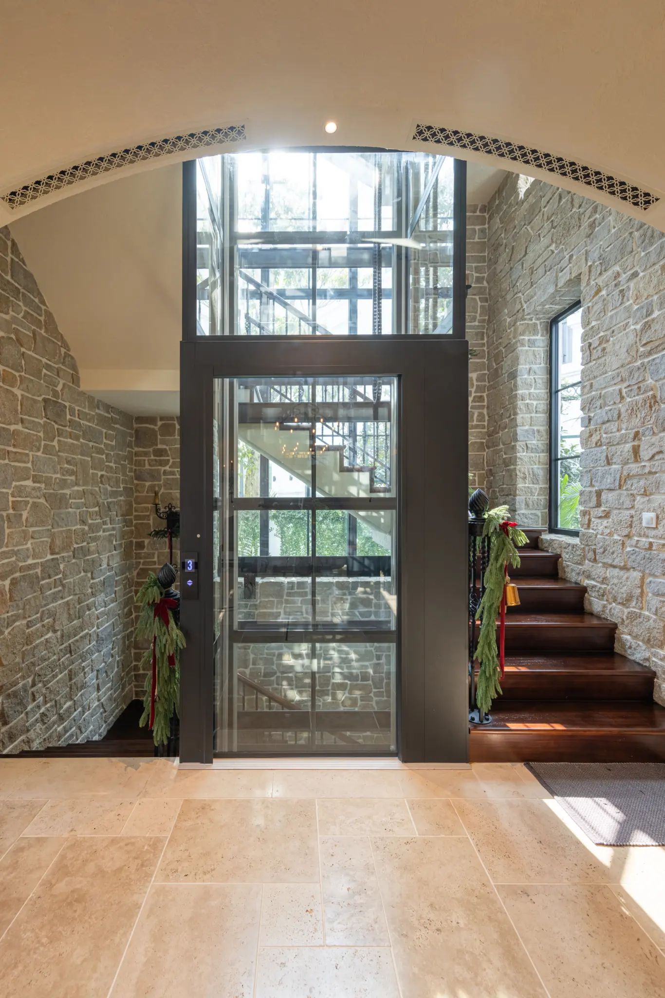 Tuscan Antique Natural Thin Stone Veneer Elevator