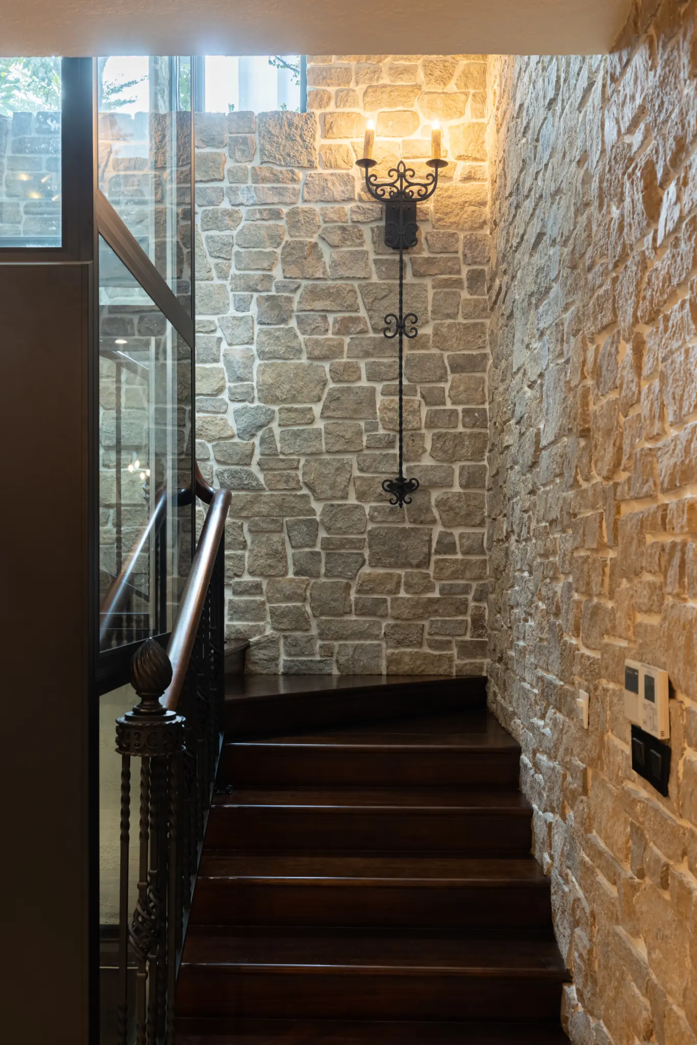 Tuscan Antique Real Thin Stone Veneer Stairway
