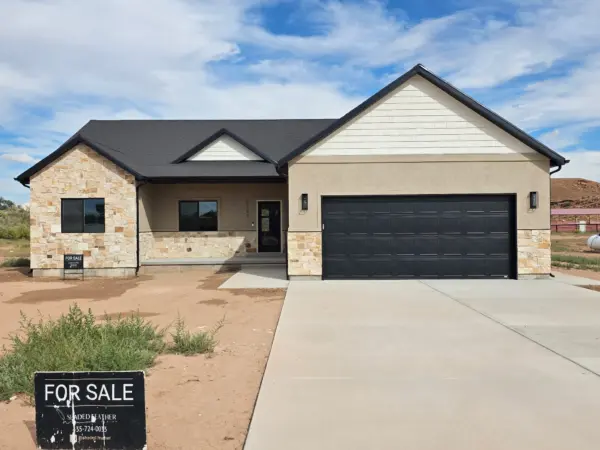 Bamberg Real Thin Stone Veneer Exterior with Custom Lighter Tones