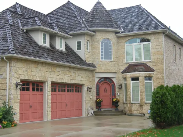 Castle Ridge Natural Thin Stone Veneer Exterior and Garage