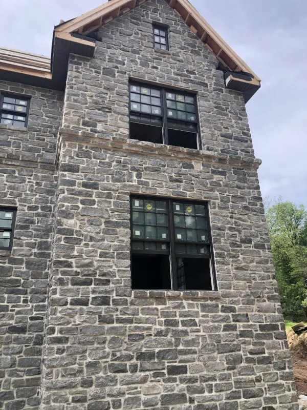 Freeport Real Stone Veneer Exterior Installation with White Mortar
