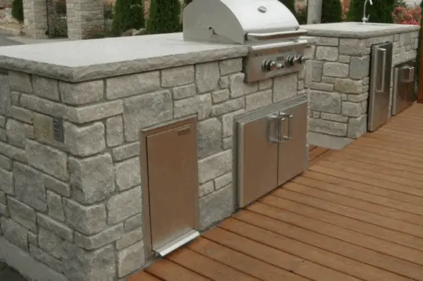 Hamilton Natural Stone Veneer Built in Grill and Outdoor Kitchen