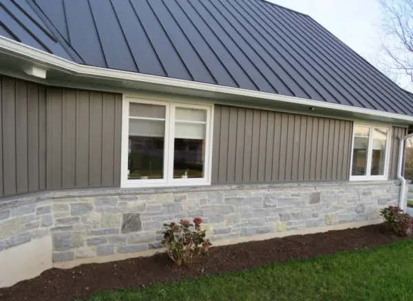 Larchmont, Monroe and Castle Ridge Real Stone Veneer Blend Wainscoting