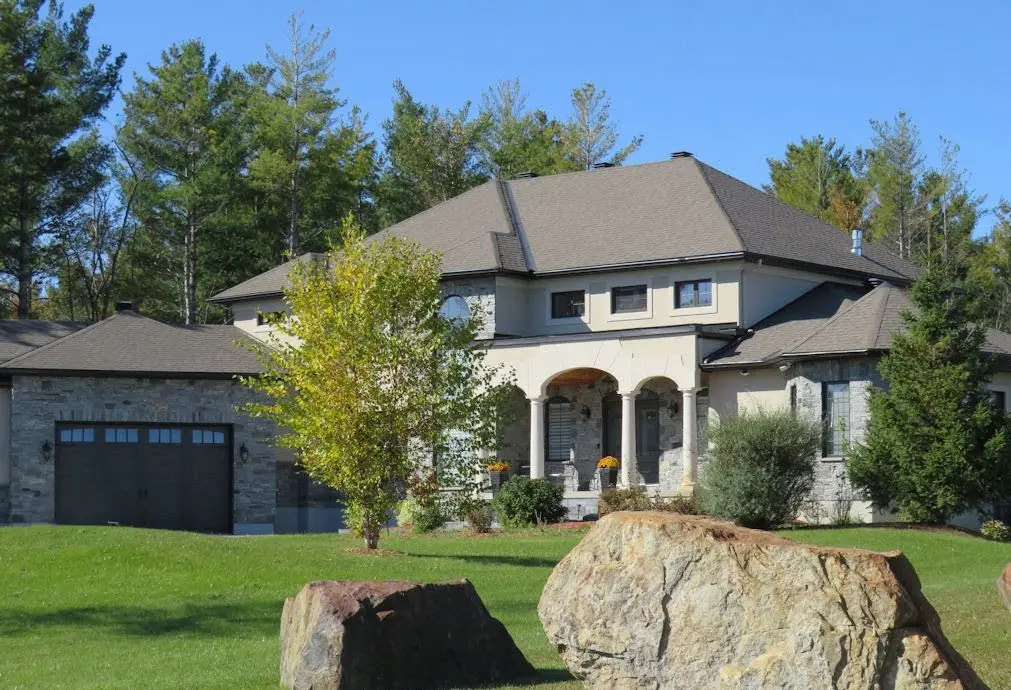 Logan Real Thin Stone Veneer Exterior Siding