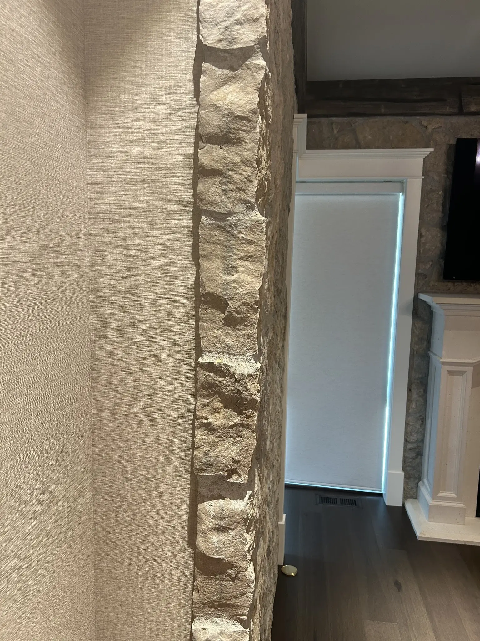 Lucca Real Thin Stone Veneer Corners