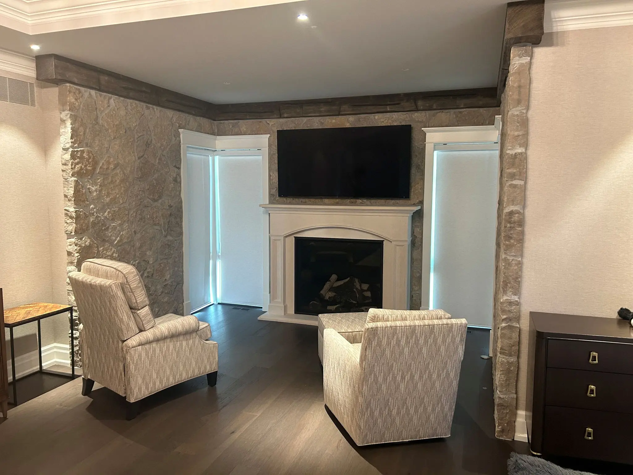 Lucca Real Thin Stone Veneer Living Room