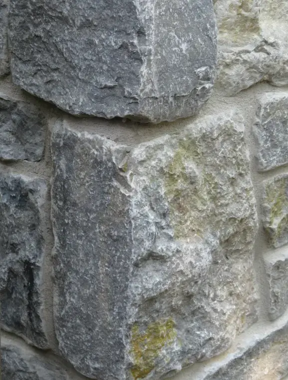 Nottingham Natural Stone Veneer Corners Close Up