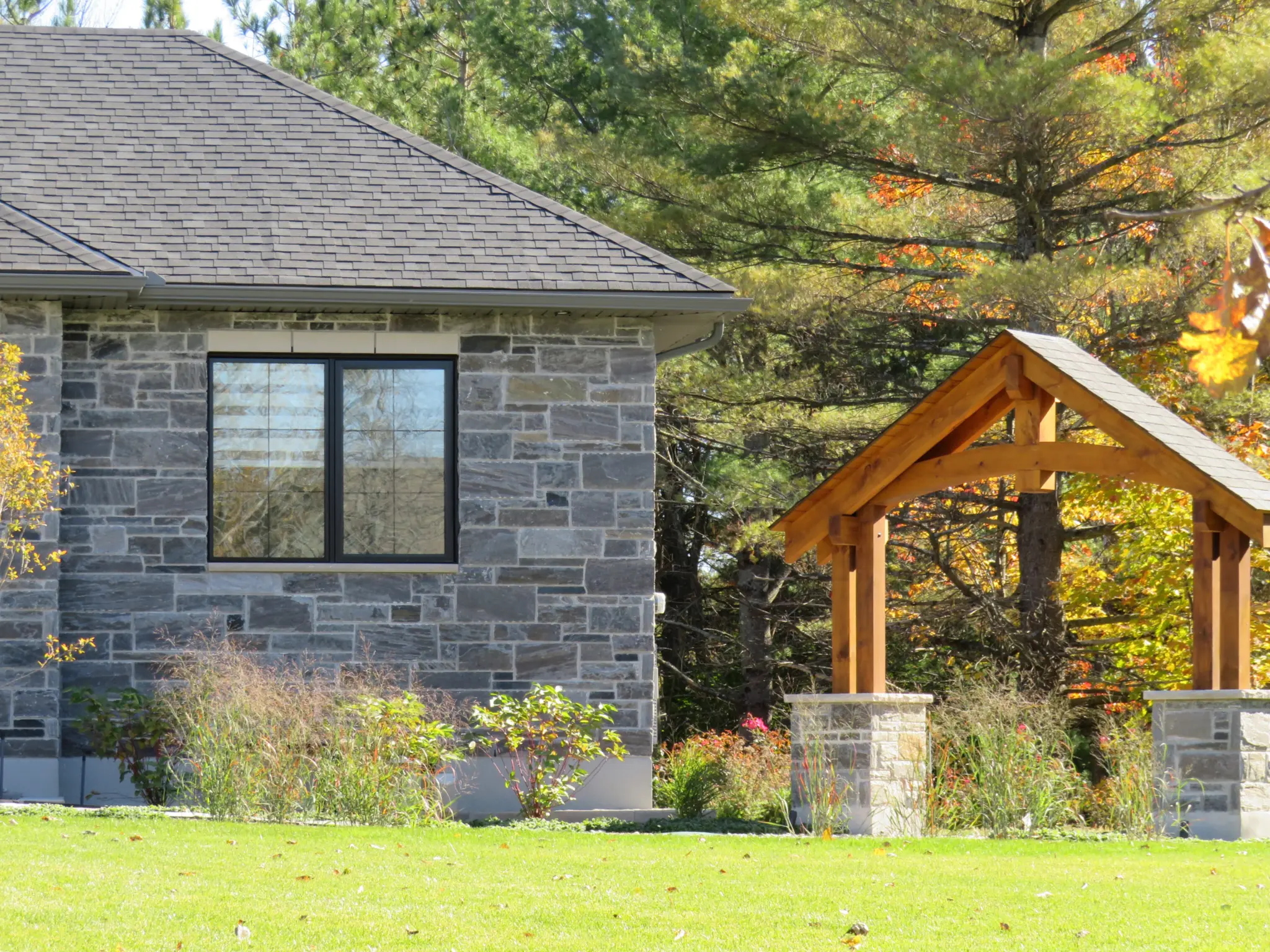 Pembroke Natural Stone Veneer Exterior Siding and Arch