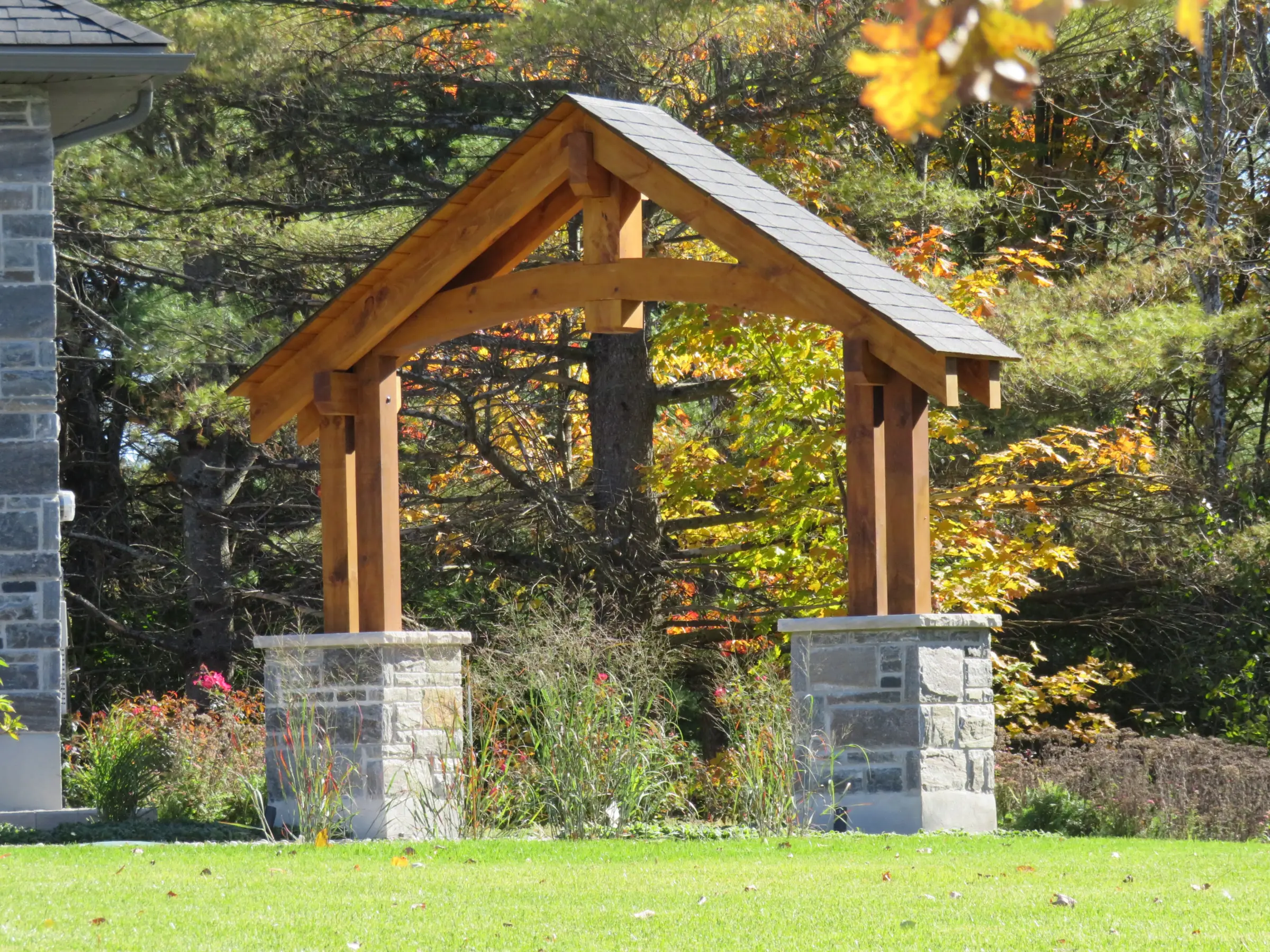 Pembroke Natural Stone Veneer Outdoor Living