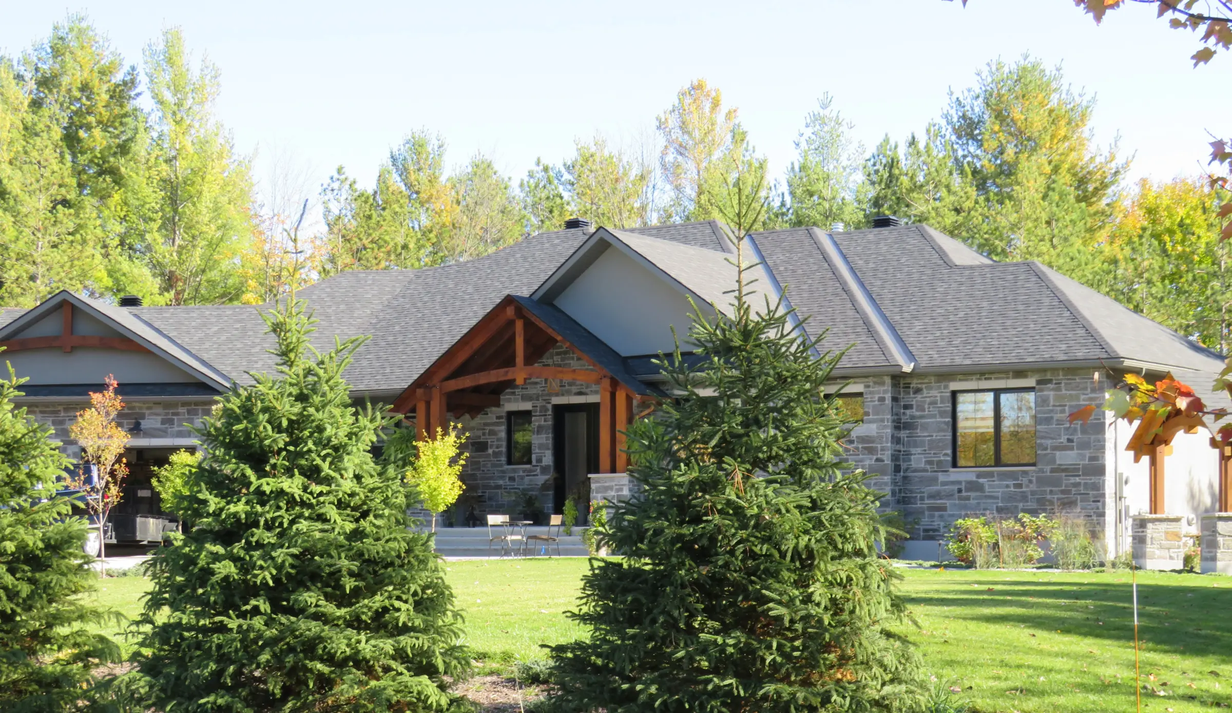 Pembroke Natural Thin Stone Veneer Exterior