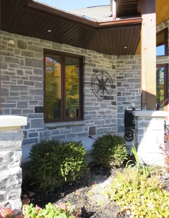 Timmins Natural Stone Veneer with Irregular Pieces Exterior
