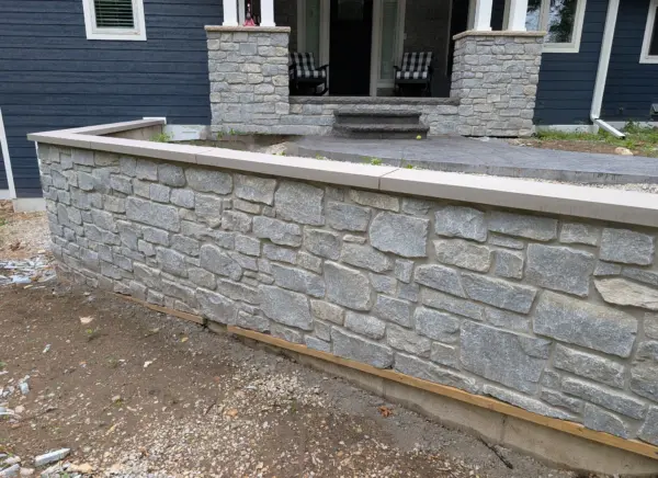 Duluth Natural Thin Stone Veneer Landscape Wall Close Up