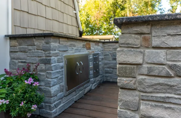 Cohasset Natural Thin Stone Veneer Outdoor Kitchen