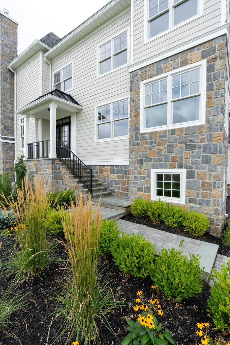 Jamestown Natural Thin Stone Veneer Exterior