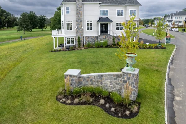 Jamestown Real Thin Stone Veneer Landscape Wall